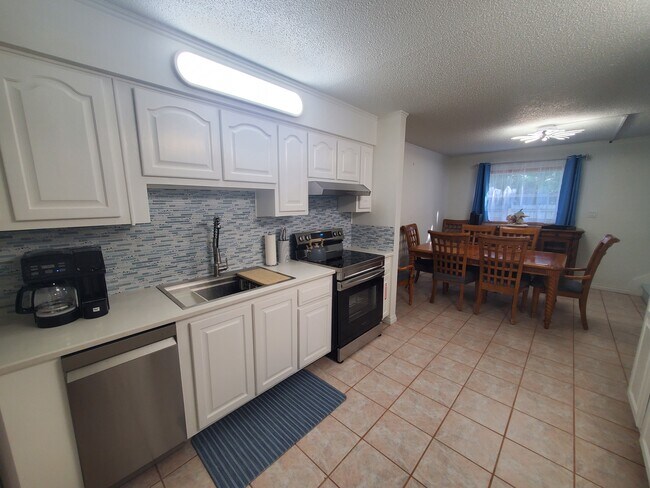 Building Photo - 279 S Brevard Ave