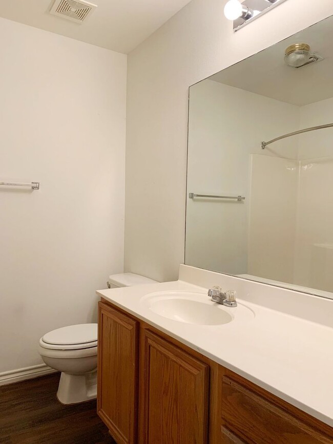 Building Photo - Beautiful 3 Bedroom, 2 Bath Home in Flint!
