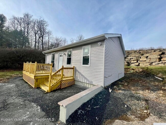 Building Photo - 555 Green Lake Rd