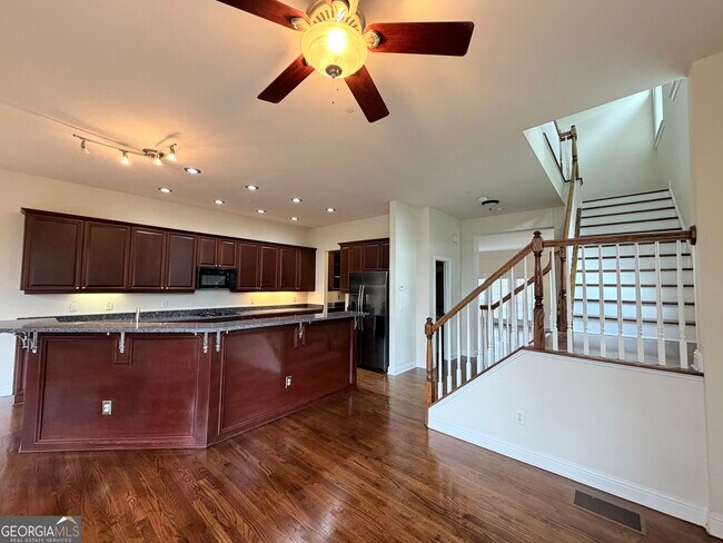 Building Photo - 1221 Creekside Pl SE