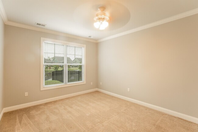 Building Photo - 149 Laurel Hill Pl