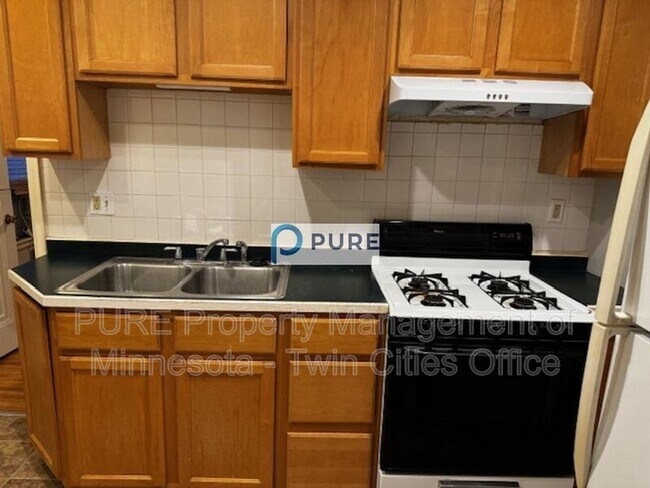 Building Photo - 4731 Chicago Ave