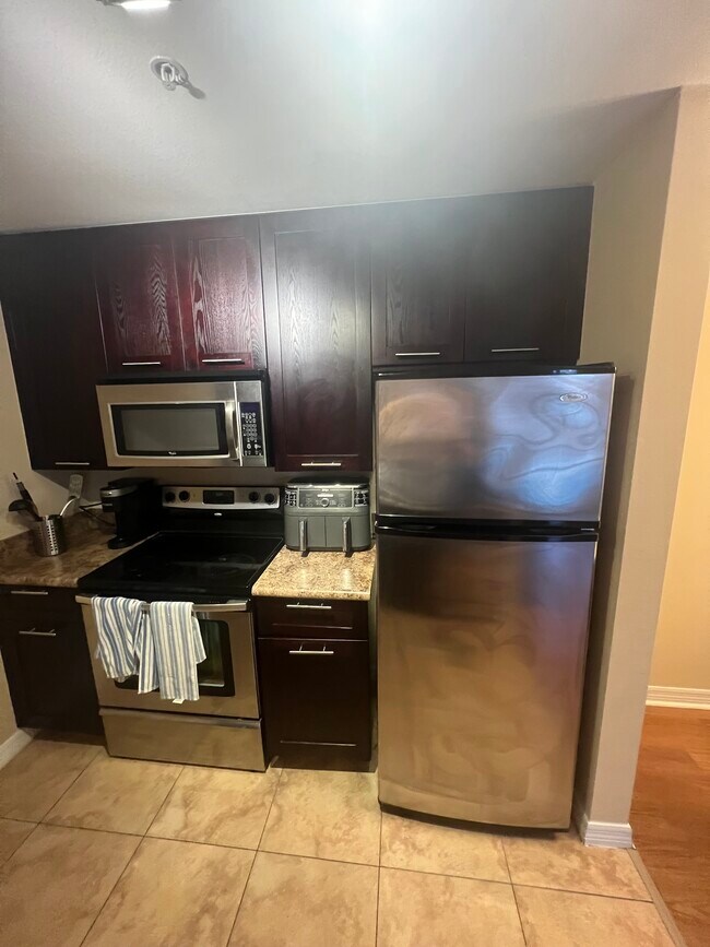 Building Photo - 6630 SW 57th Ave