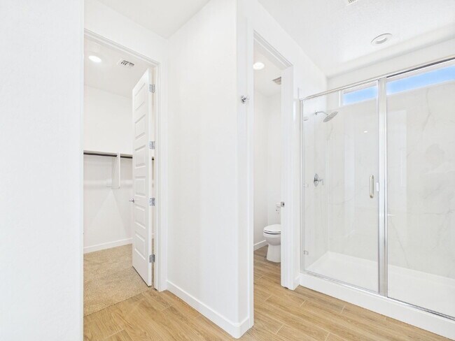 Building Photo - Brand new home with Casita