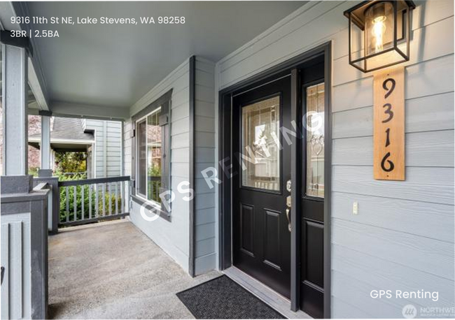 Building Photo - Stylish 3-Bedroom Home in Prime Lake Steve...