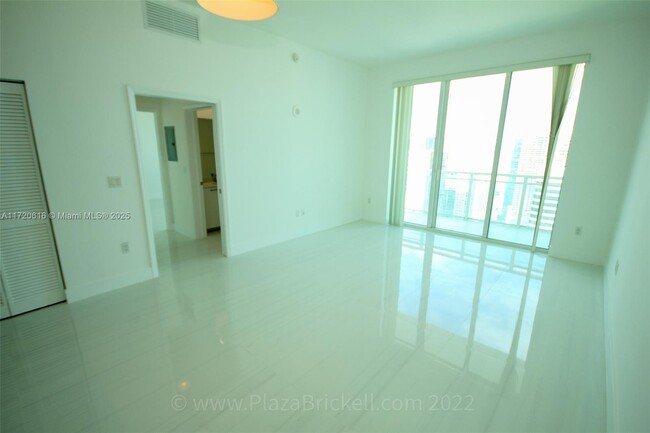 Building Photo - 950 Brickell Bay Dr