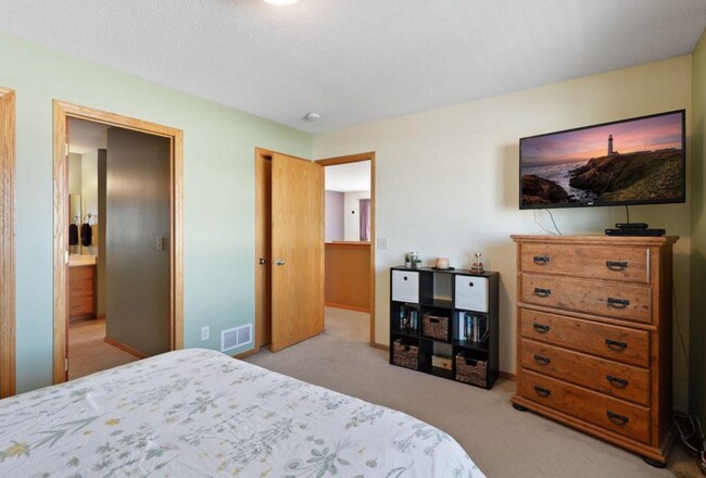 Building Photo - 8428 Yukon Cir N