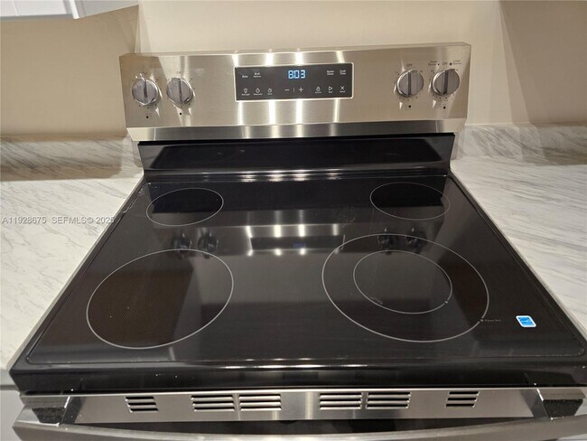 Building Photo - 835 Lenox Ave.