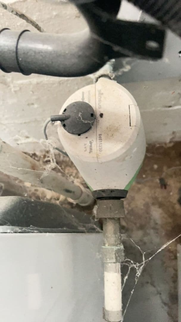 Building Photo - Refreshed and beautiful 3 bedroom single family home!