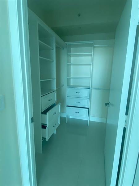 Building Photo - 1900 Bayshore Dr