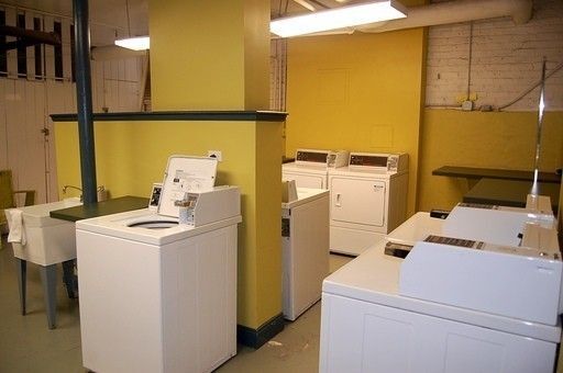 Building Photo - 1639 W Touhy Ave