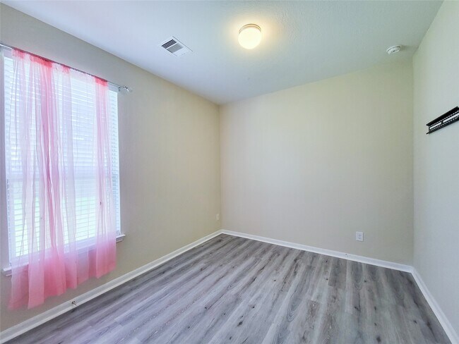 Building Photo - 14202 Persimmon Woods Dr