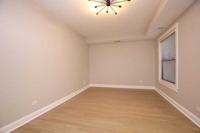 Building Photo - 656 W Gordon Terrace