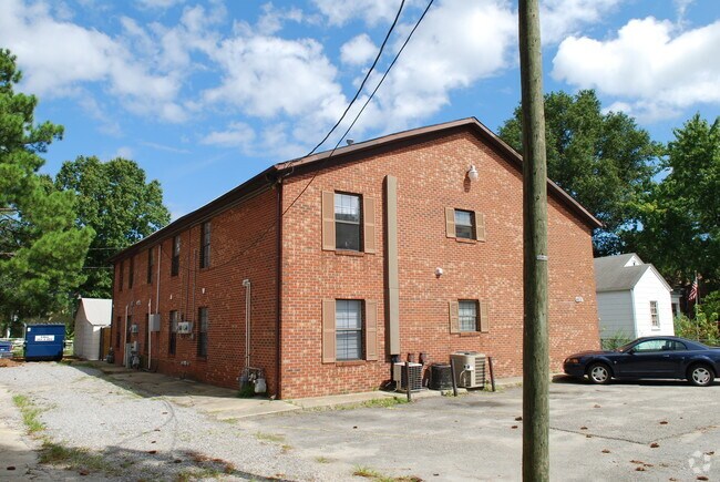 Building Photo - 4830 E Princess Anne Rd