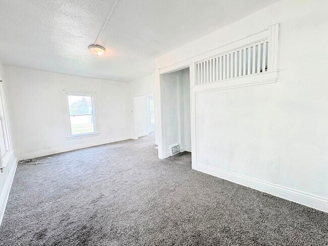 Building Photo - 1239 Norwood Ave