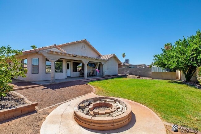 Building Photo - 10772 S Ave Primavera