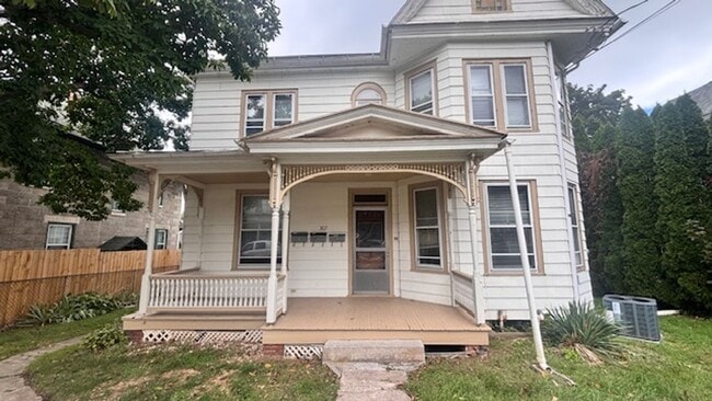 Primary Photo - 307 Lincoln St