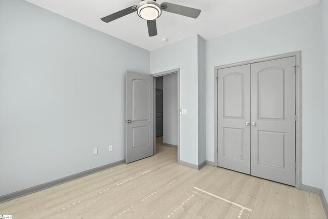 Building Photo - 404 Fairfield St