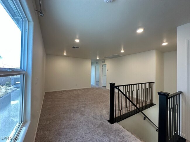 Building Photo - 6988 Sylmar Ave