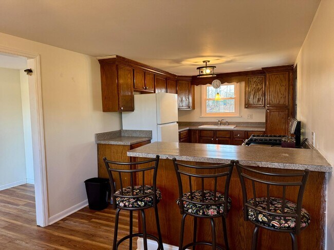 Building Photo - 2516 Hinson Rd