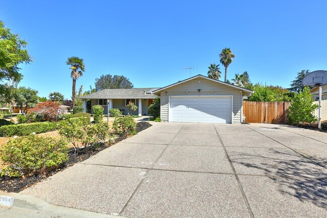 Building Photo - Saratoga single story home with Pool, and open Concept Living