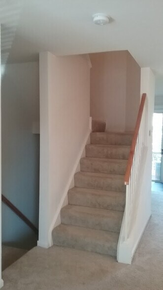 Building Photo - 11009 Sentry Ridge Rd