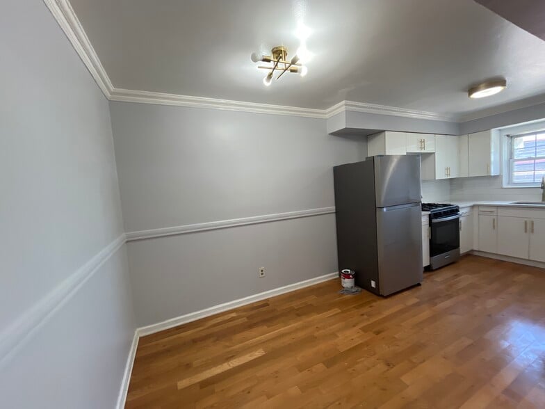Dinette kitchen - 20 Western Ave