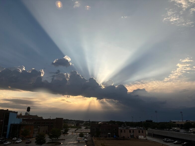 Sunrise - 319 SW 5th St