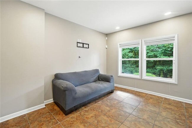 Building Photo - 6030 Ellington Cove