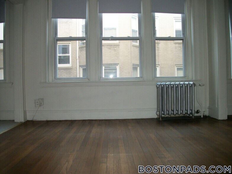 Building Photo - 1171 Boylston St