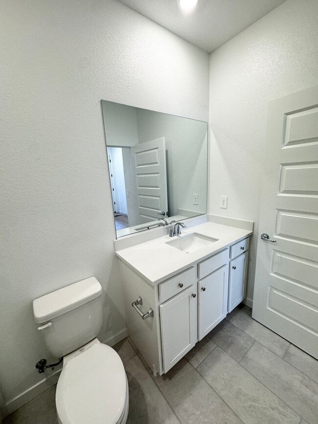 Building Photo - 5372 Island Yacht Wy