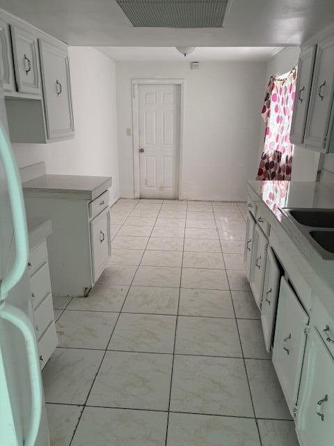Building Photo - 5882 Bimini Cir E