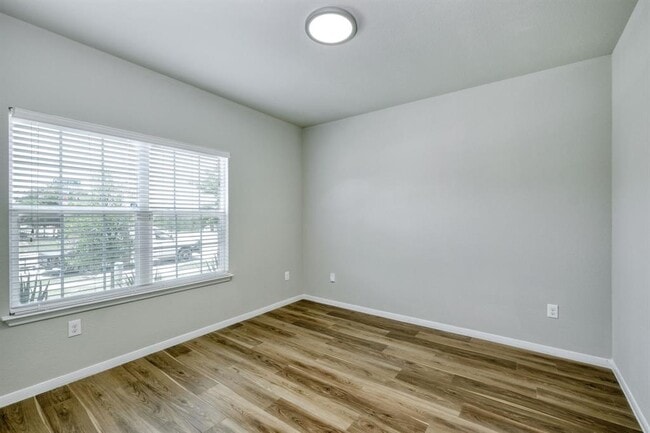 Building Photo - 3209 Ortman Dr