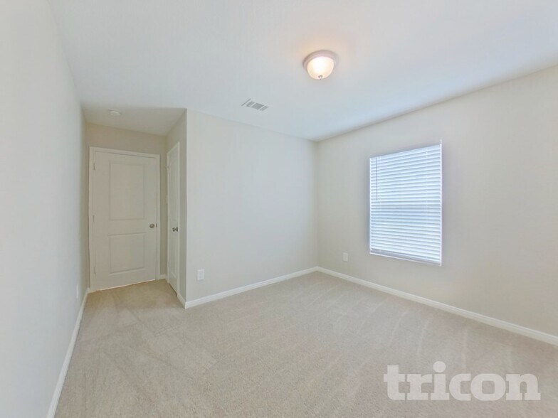 Building Photo - 15684 Del Norte Dr