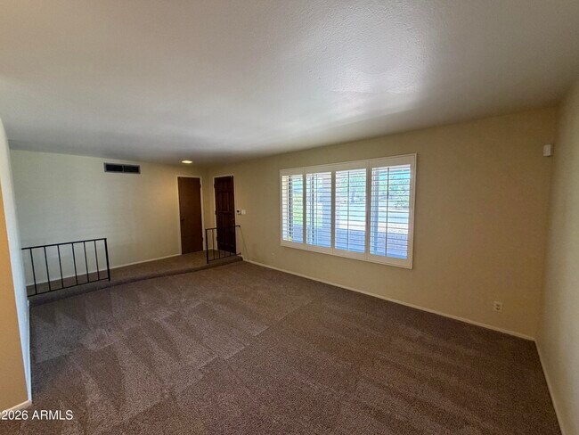 Building Photo - 1536 E Gemini Dr