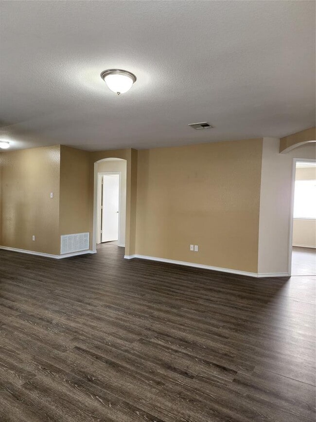 Building Photo - 18016 Honey Locust Ln
