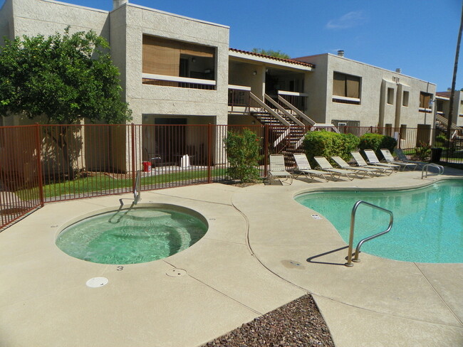 Building Photo - 2 Bedroom condo -w/d- Old Town Scottsdale/...