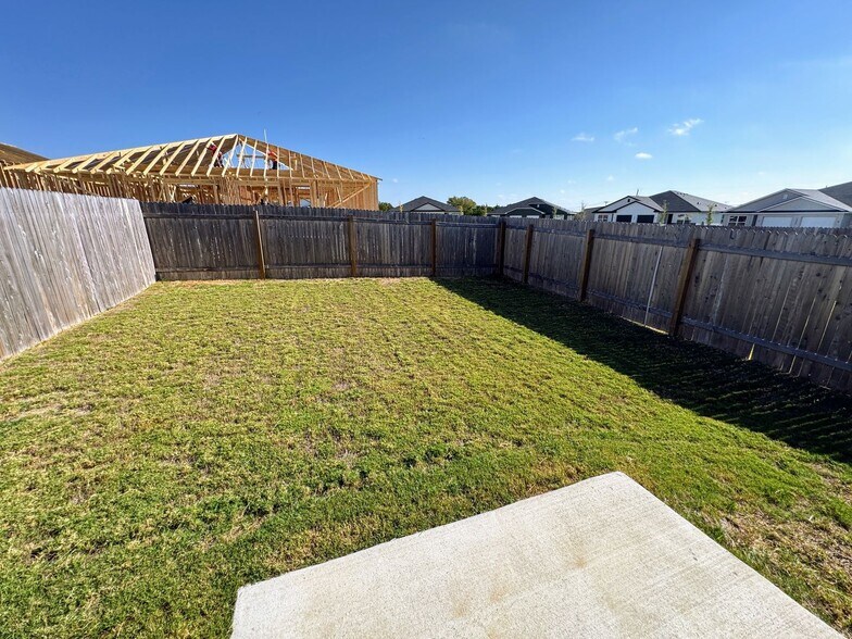 Building Photo - 1206 Lehmann Dr