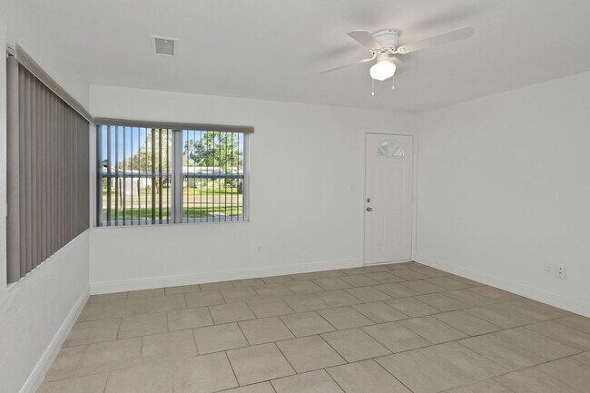 Building Photo - 5148 Tampa Bay Growth Fund 2 LLC