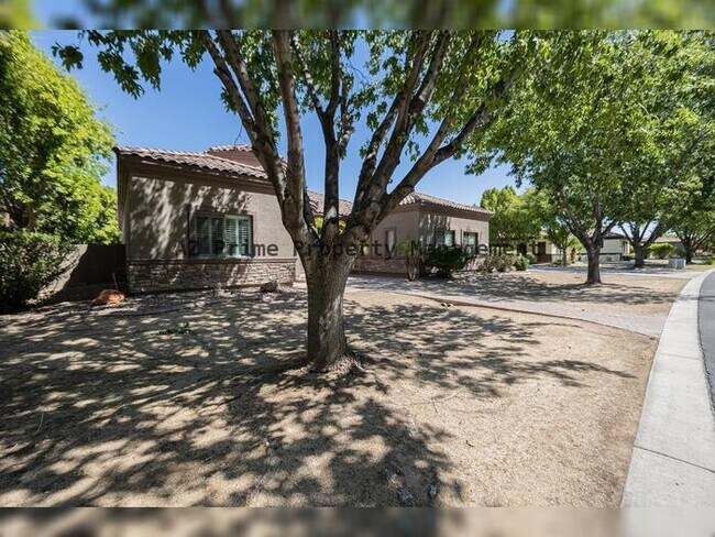 Building Photo - 2902 E Gary Way