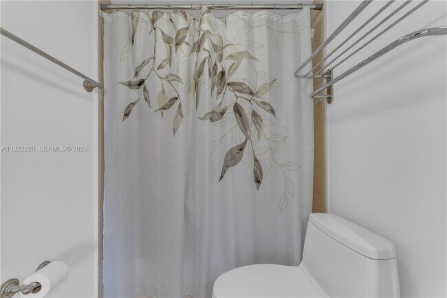 Building Photo - 16508 NE 26th Ave