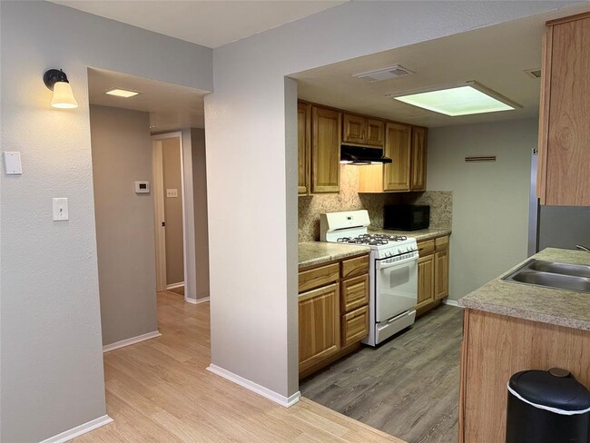 Building Photo - 8102 Dowling Cove