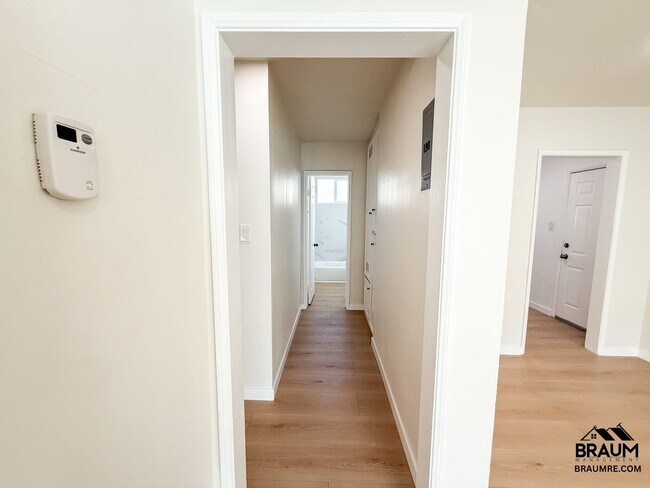 Building Photo - 7339 Woodman Ave