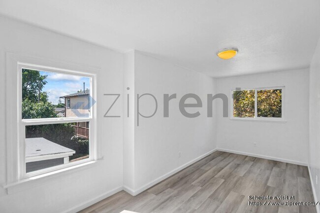 Building Photo - 2617 78th Ave