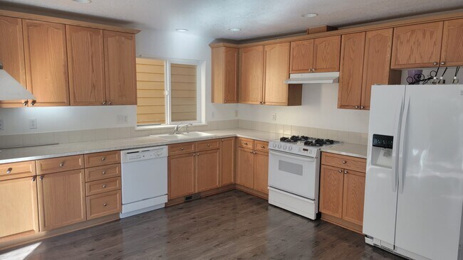 Building Photo - 257 NW 208th Ave
