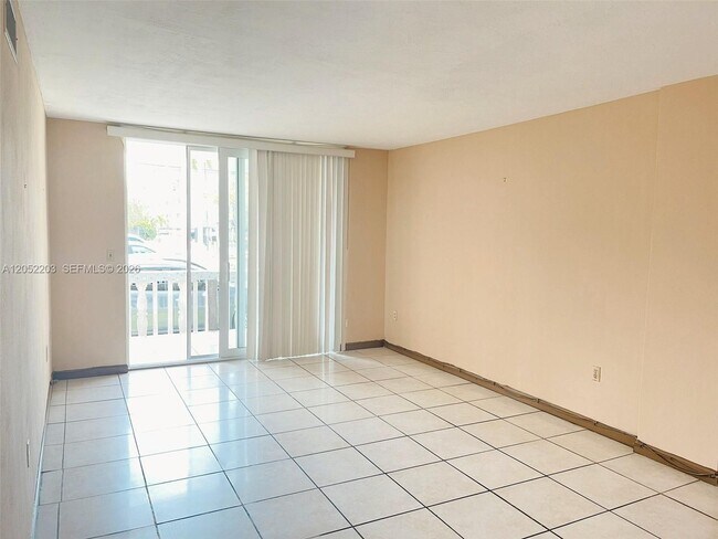Building Photo - 1475 NE 125th Terrace