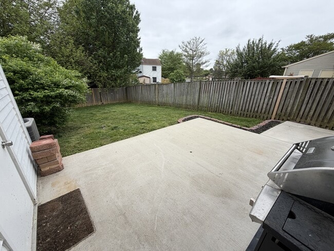 Building Photo - 5805 Farmgate Ct