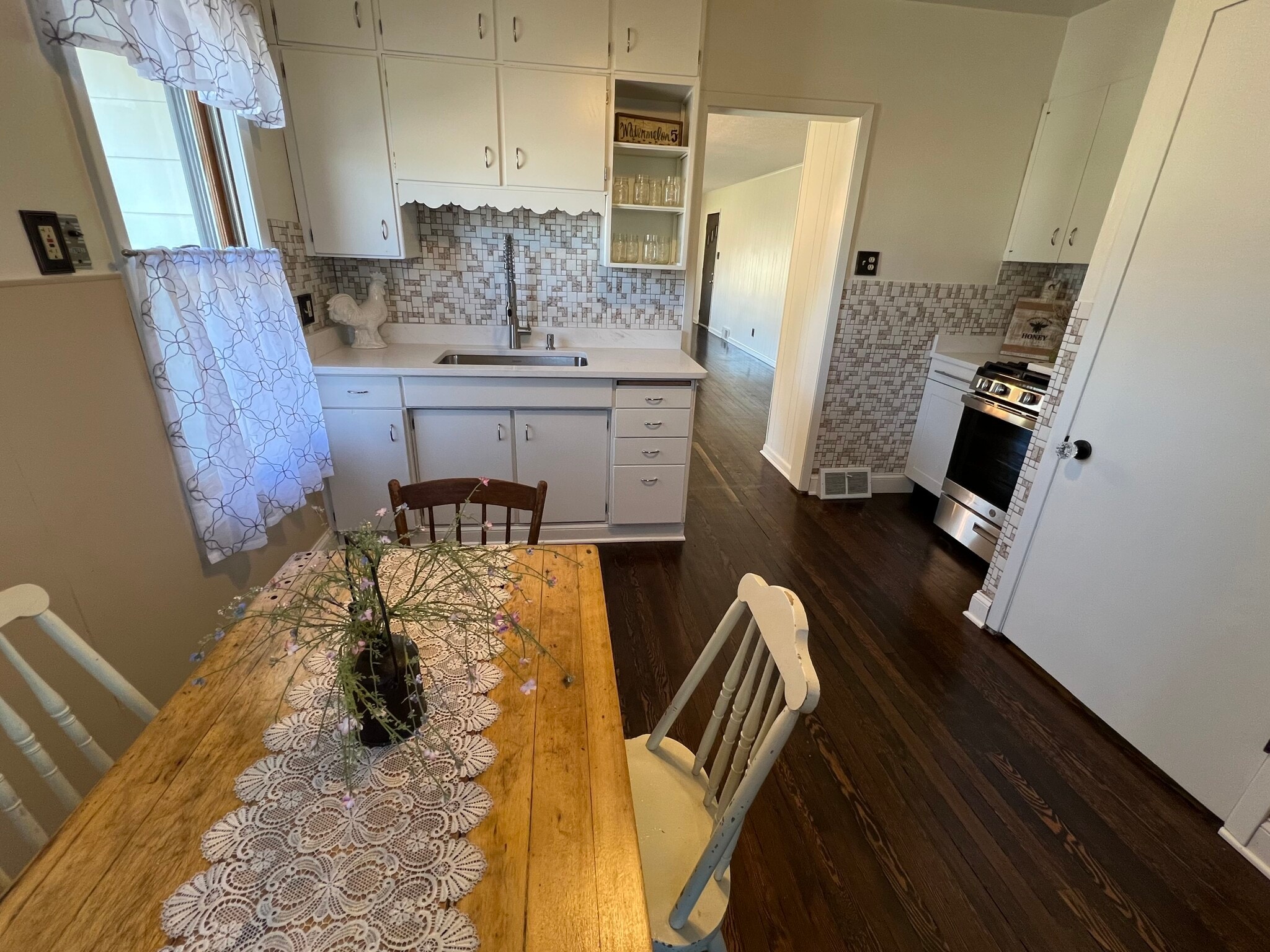 Adorable Eat-In Kitchen - 3602 75th St