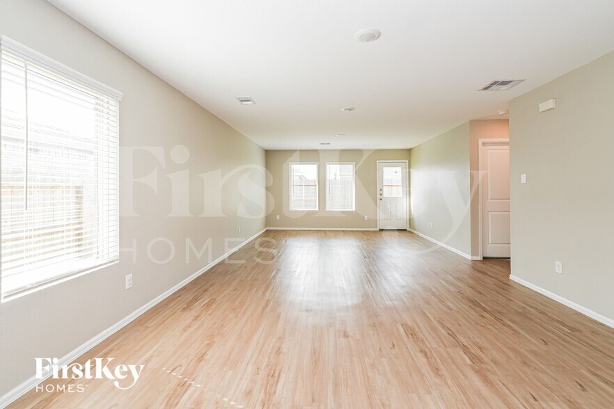 Building Photo - 4122 Saw Mill Peak Ln