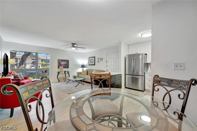 Building Photo - 8110 S Woods Cir